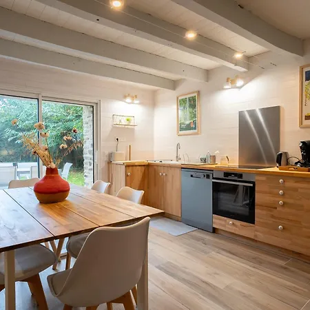 Holiday home Marguerite - Maison Avec Jardin De 3500m2 Brandivy